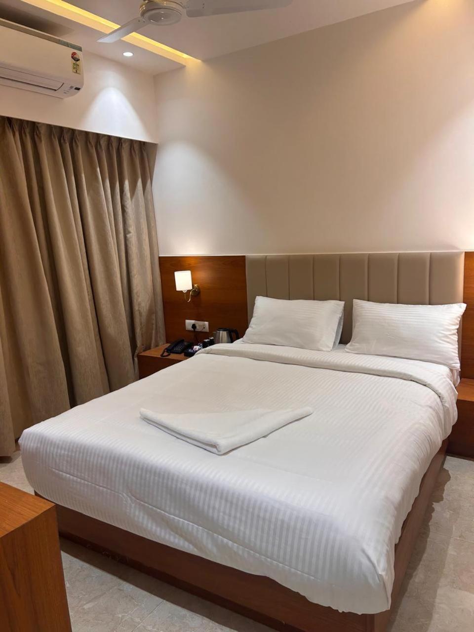 Hotel Neem Heritage Shirdi Eksteriør bilde